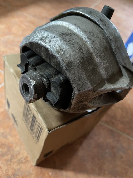 Подушка двигателя на BMW E60