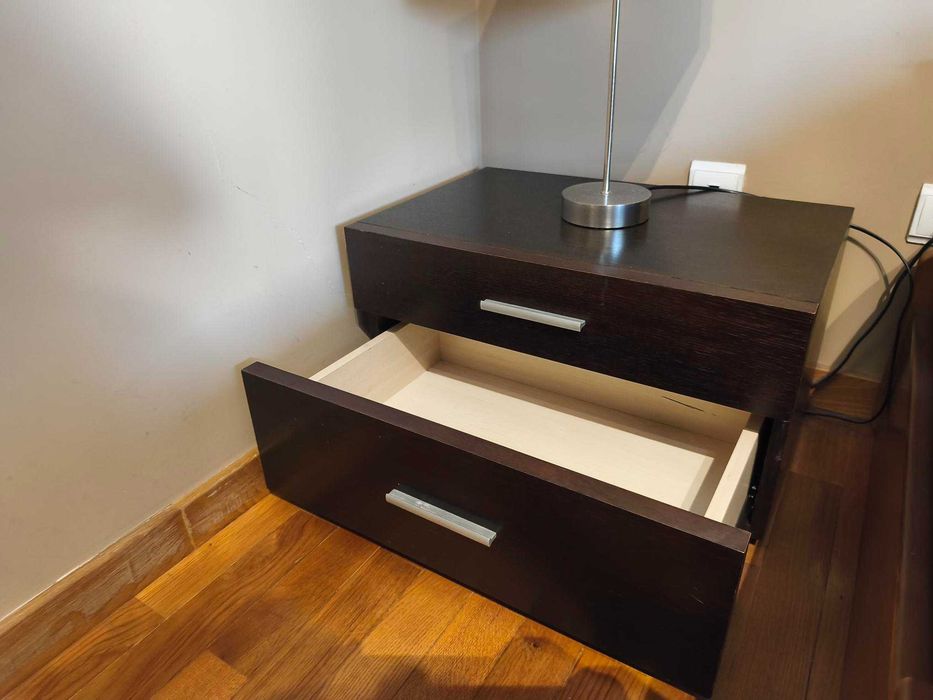 Mesa de cabeceira/apoio