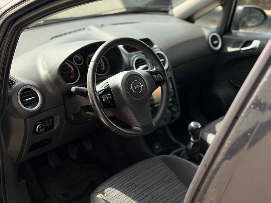 Opel CORSA 2014 100.000KM