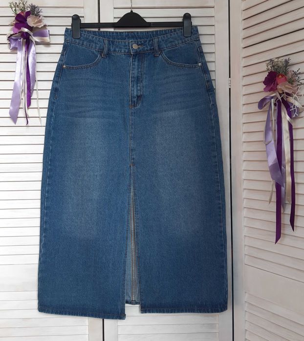 Джинсовая, актуальная юбка миди с разрезом спереди shein