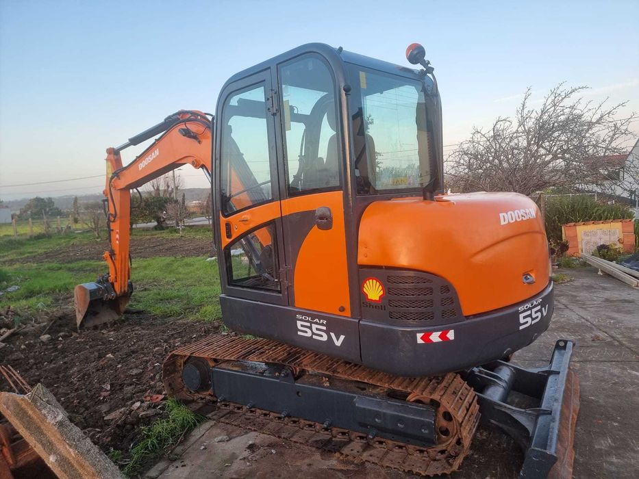 Doosan Solar 55V 2007 c/ Ar Condicionado + 3 Baldes | Muito Estimada