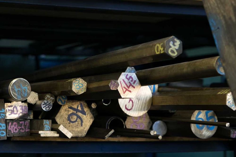 Płaskowniki blachy profile pręty teowniki dwuteowniki rury kwadratowe