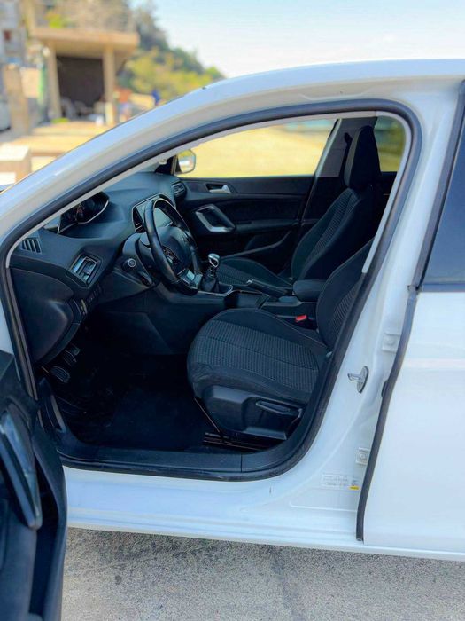 PEUGEOT 308 Moderno e Economímico * Desde 147€ por mês*