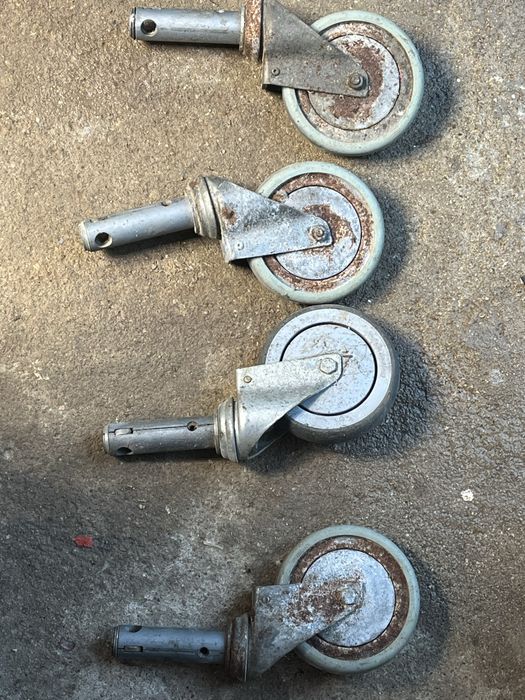 4 rodas loucas conforne as fotos