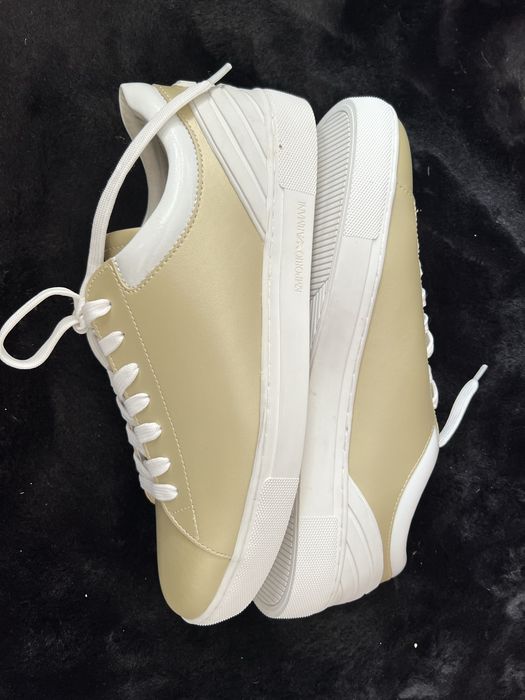 Sneakers buty Armani  41 z orginalnym kartonem  zloty z bialymi