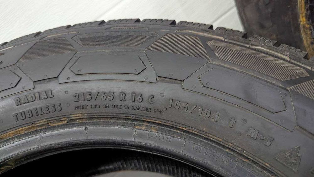 Шини 215/65 R16C 106/104T Continental VanContactWinter