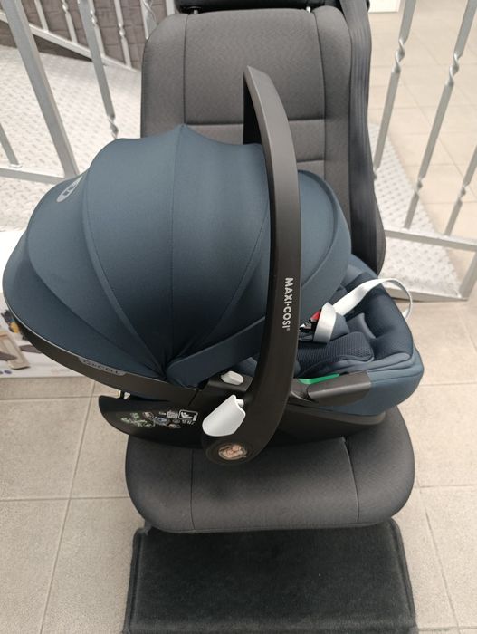 Fotelik 0-13 kg Maxi Cosi Pebble 360 Pro Grafitowy z ekspozycji