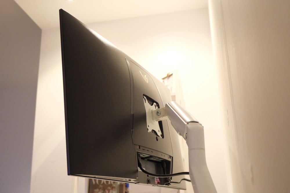 Monitor LG UltraGear 32GS95UV-B OLED (4K 240Hz / FHD 480Hz)