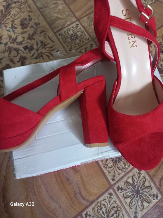 Замшеві босоніжки 36 р.