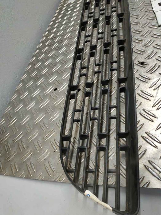 Chrysler Dodge Challenger 14- решітка бампера  RC0742 15LA124AA