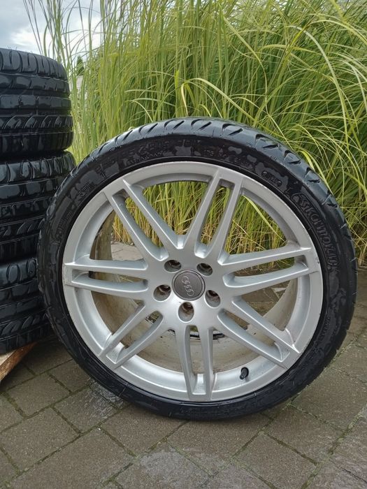 255/35/19 komplet opon na alusach