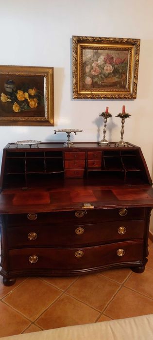 Cómoda/Escrivaninha em nogueira restaurada