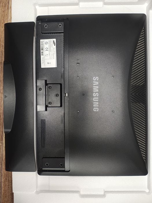 Монитор Samsung SyncMaster 226BW