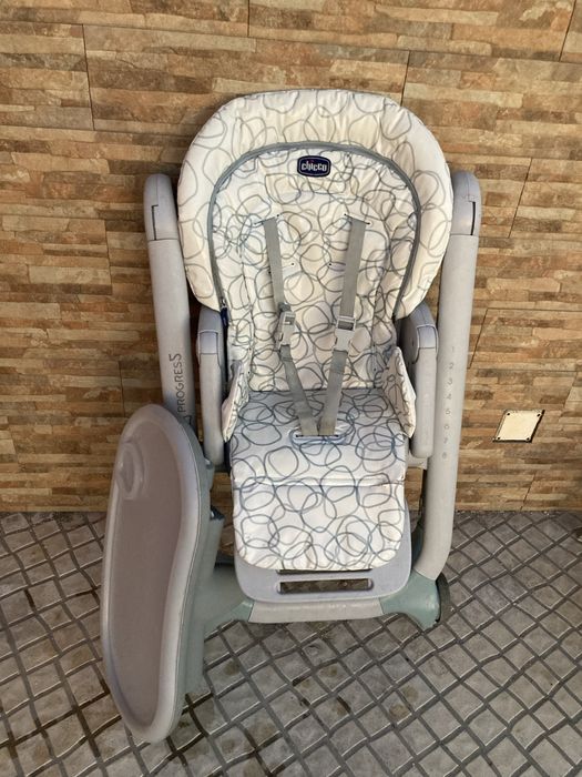 Cadeira de refeição da chicco em bom estado