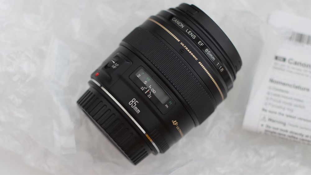 Об'єктив Canon EF 85mm f/1.8 USM.