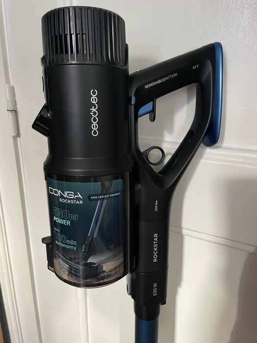 Aspirador vertical Cecotec