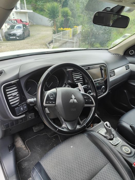 Mitsubishi Outlander PHEV Instyle 4WD 2013— Híbrido Plug-in