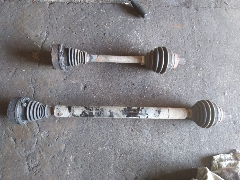 Półoś prawa łączona VW Touran caddy III golf V 1.9tdi 5b 6b