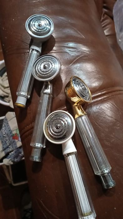 Chuveiros em latão isto é bem visto que não é um produto qualquer