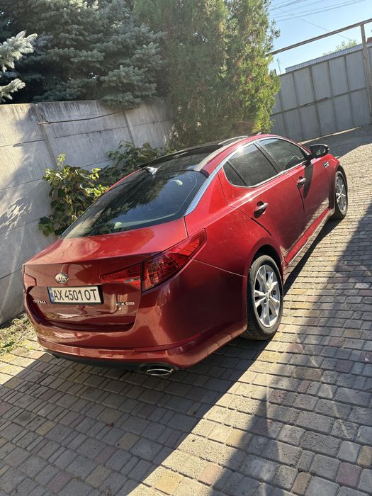 Продам Kia Optima.