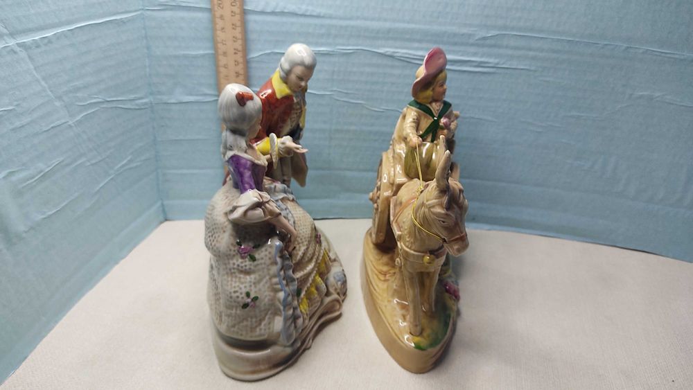 Статуэтки Барочная пара и девочка на колеснице Германия Липелсдорф .