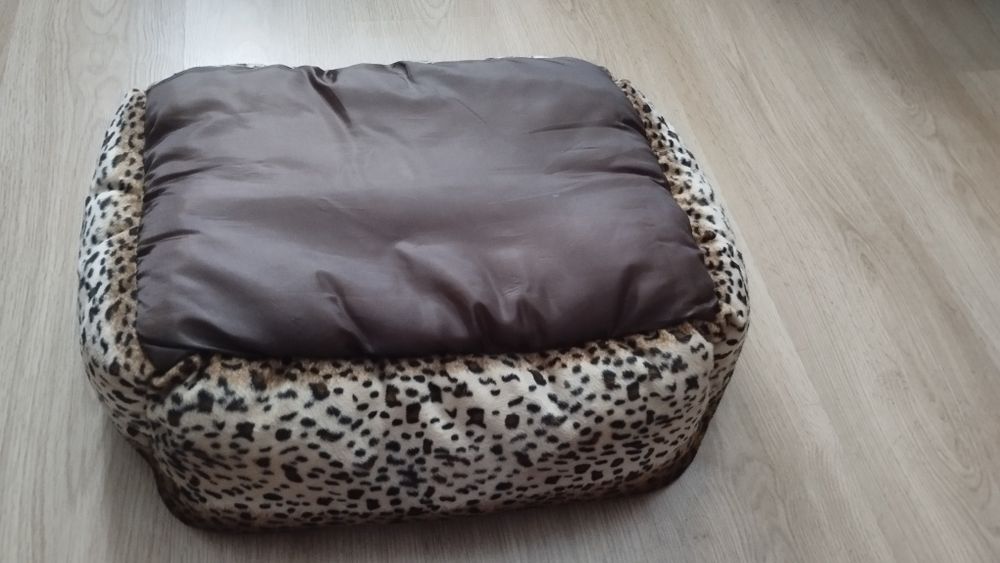 Лежанка для кота или собаки