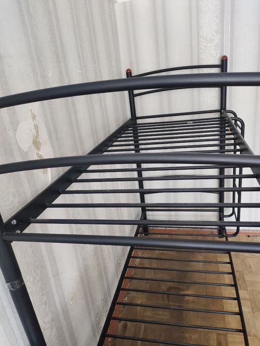 двоповерхове ліжко