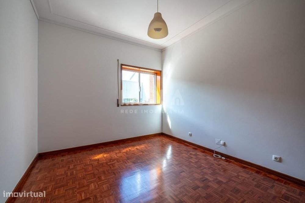 T4 com garagem | Habitação Própria ou Investimento  | Localização Prem