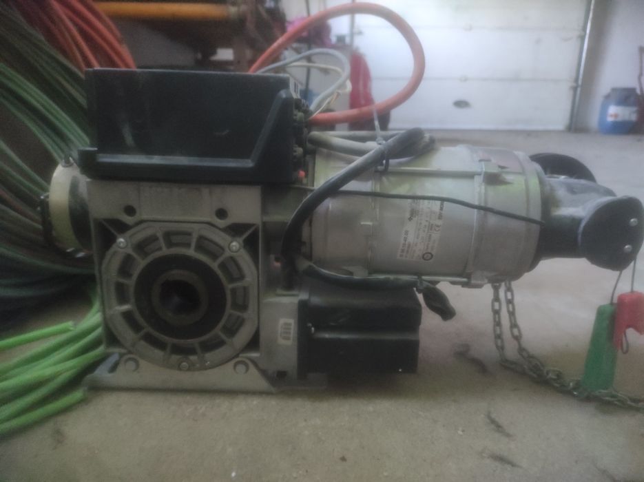 Motor elekteelektromaten  para portão trifásico