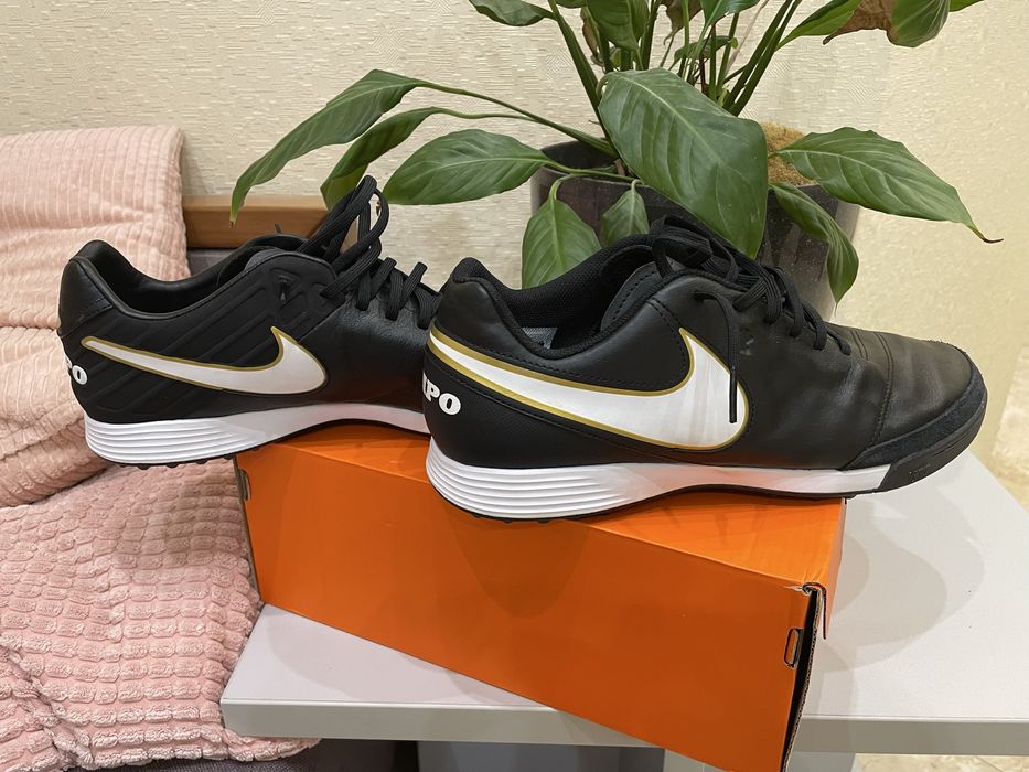 Кросівки Nike tiempo Genio