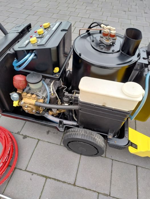 Profesjonalna myjka na ciepłą i zimną wodę Karcher HDS 790C