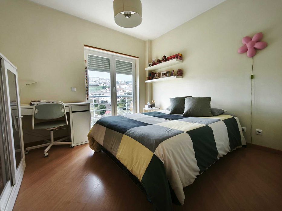 Vende-se apartamento T4