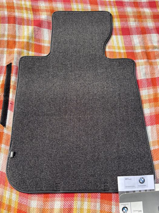 Oryginalne dywaniki BMW E81