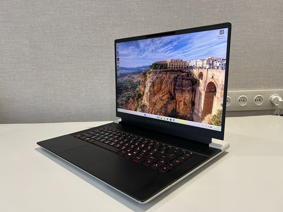 Игровой Alienware  x16 R1 - 16"  480Hz/ i7-13620H/ 16Gb/RTX 4050Gb /SSD 512GB
