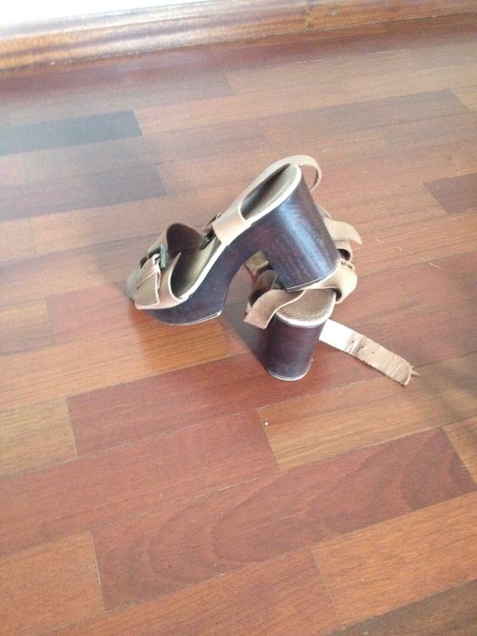oportunidade - sandálias  5 euros-  nº35.5 e 36