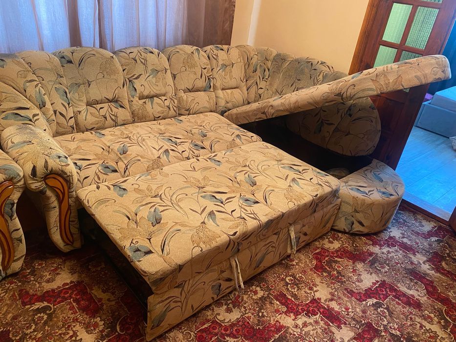 Кутовий диван та крісло