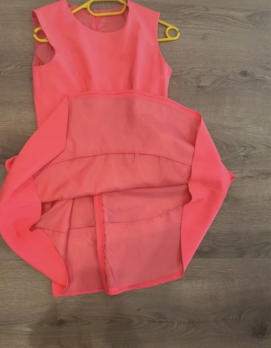 Neonowa różowa sukienka z falbankami rozmiar S/36 wesele, impreza, uro