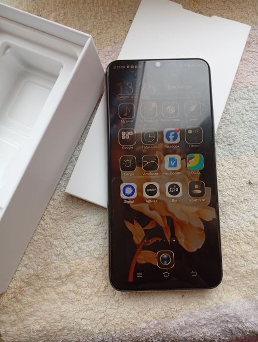 Продам телефон Vivo Y 19