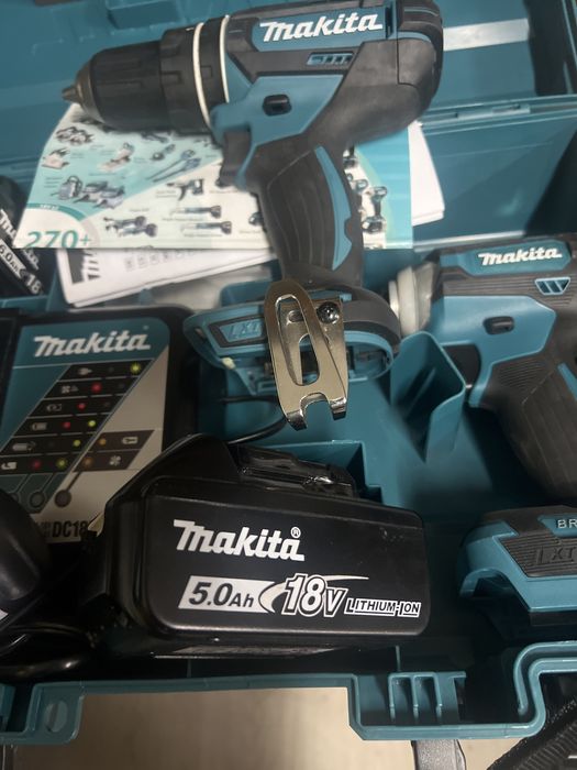 Maquina Makita com 2 bateria