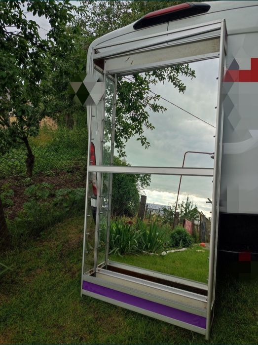 Продам дзеркальну вітрину