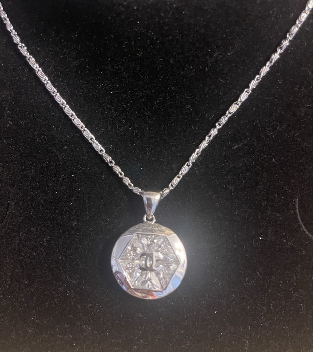 Наборы женских украшений, бижутерия