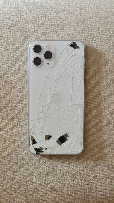 iPhone 11 Pro 64 GB – Para reparação ou peças