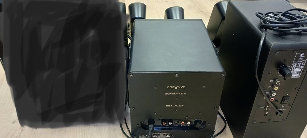 Subbasy  sprzedam jeden jest z 5 głośnikami drugi bez