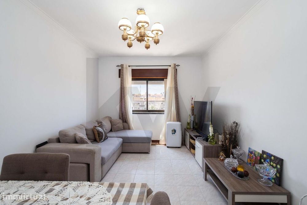 Apartamento T2 no Casal do Marco | Excelente Luminosidade | Acessos Rá