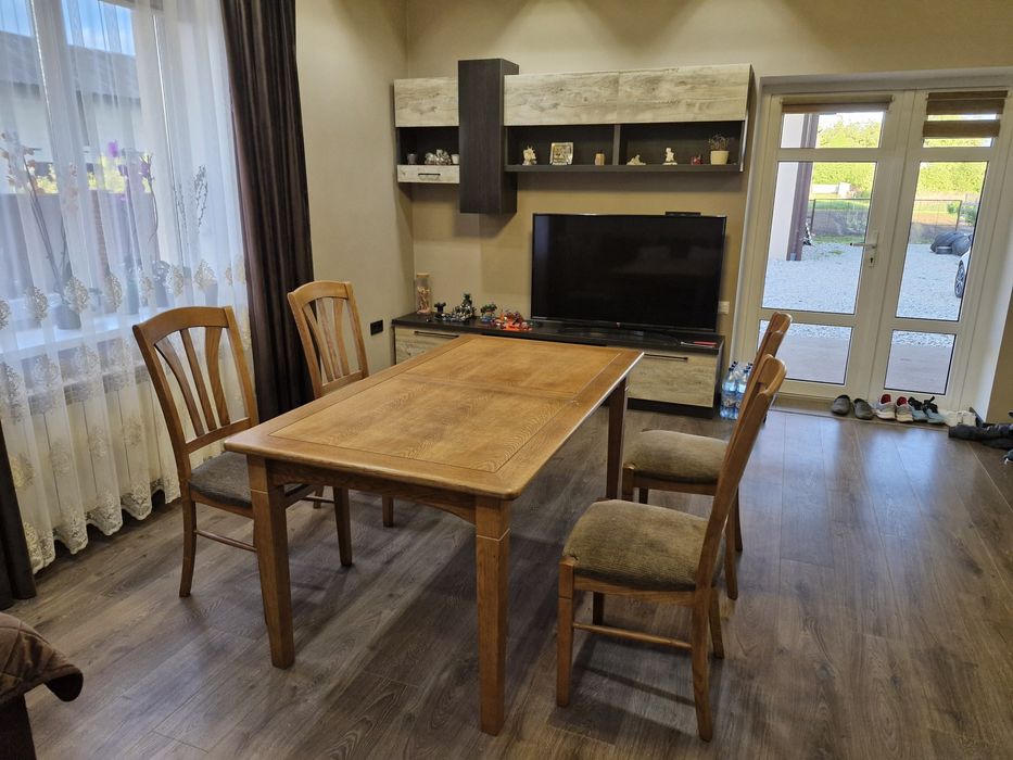 Стіл обідній дубовий