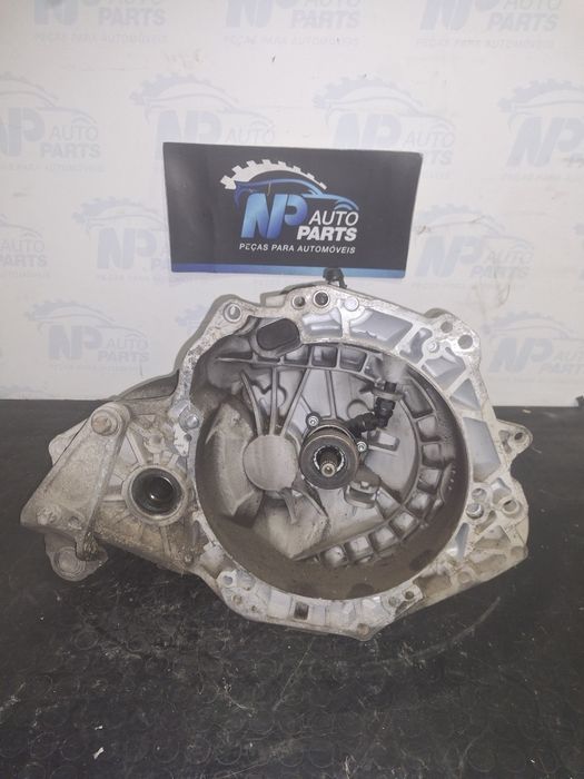 Caixa de velocidades Opel Corsa D  5 velocidades de 2014