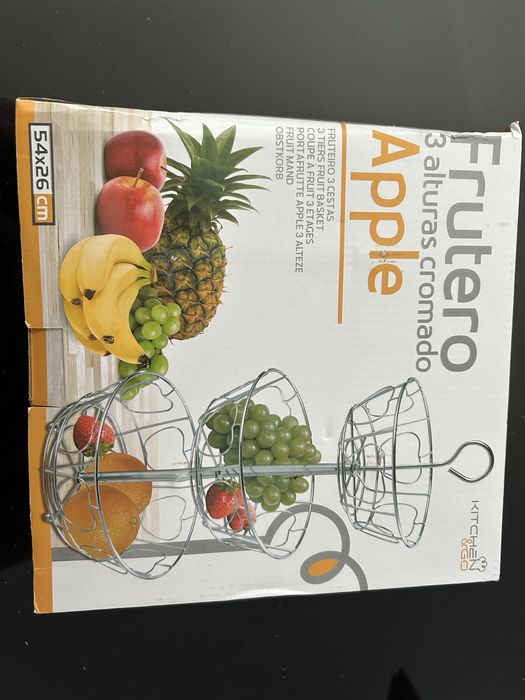 Fruteira com tres cestas