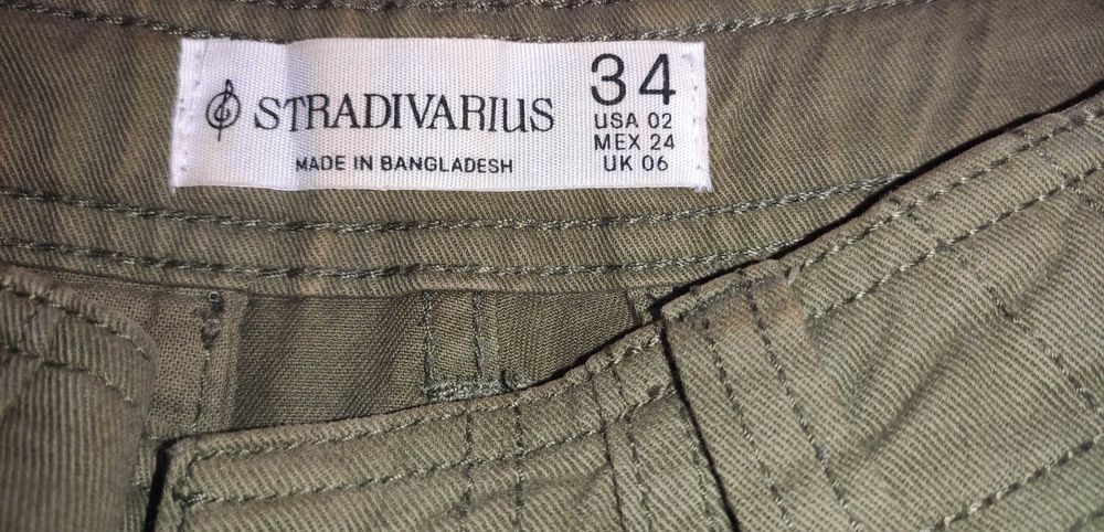 Calças- Stradivarius- 34