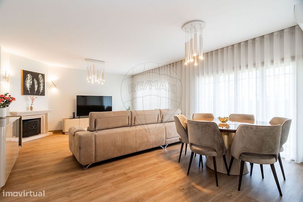 Moradia T5 para venda