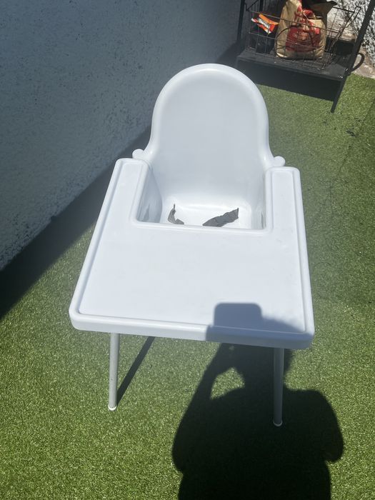 Banheira para bebé, berco com colchao, e cadeirinha alimentacao